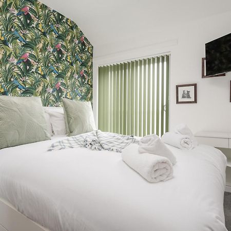 Buxton Apartment - 1 Bed, Free Parking, Wi-Fi Hazel Grove Экстерьер фото