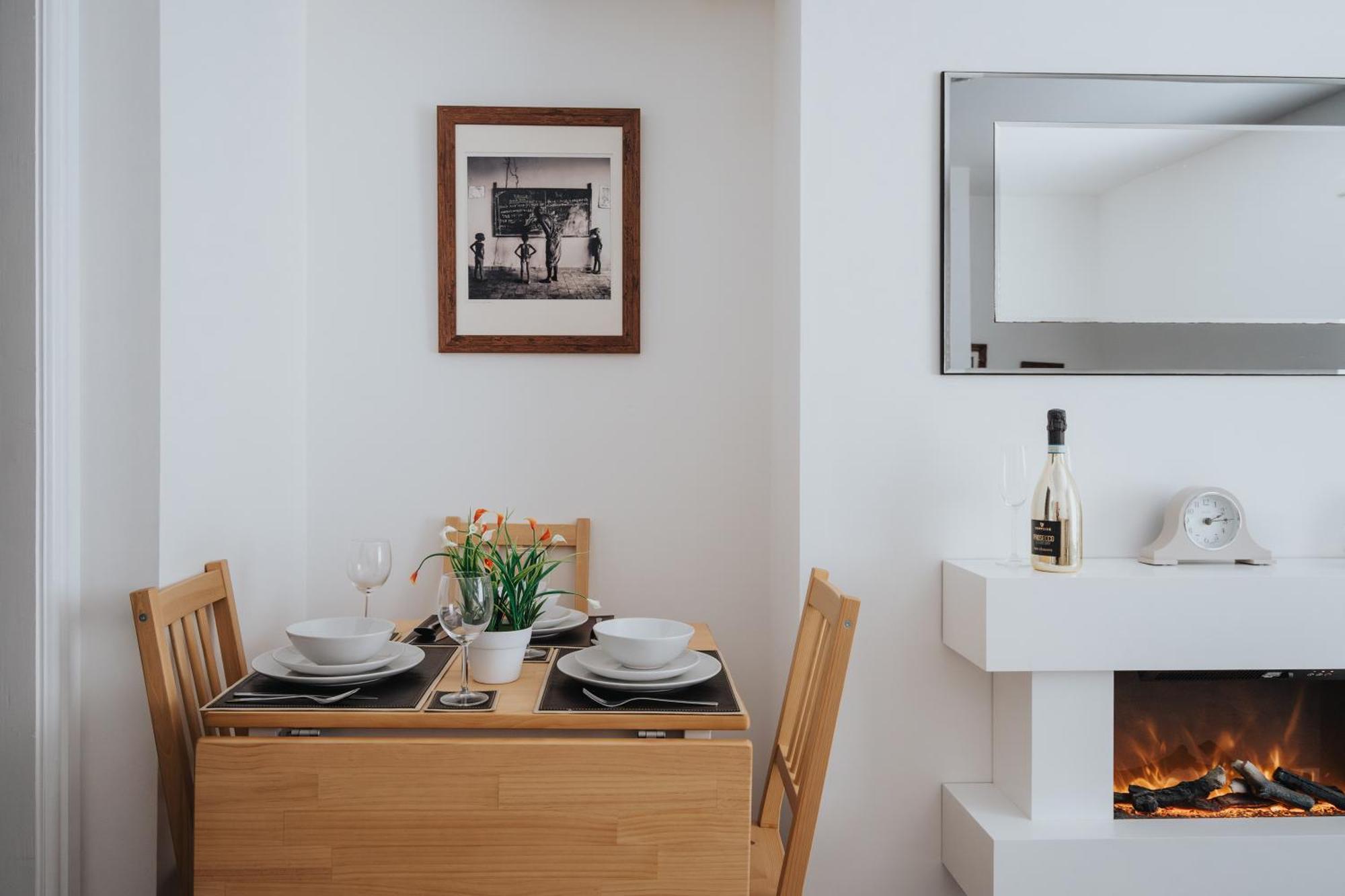 Buxton Apartment - 1 Bed, Free Parking, Wi-Fi Hazel Grove Экстерьер фото